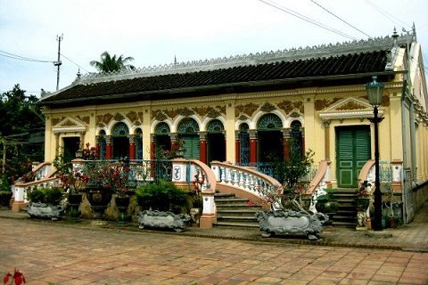 Description: nhà cổ Bình Thùy